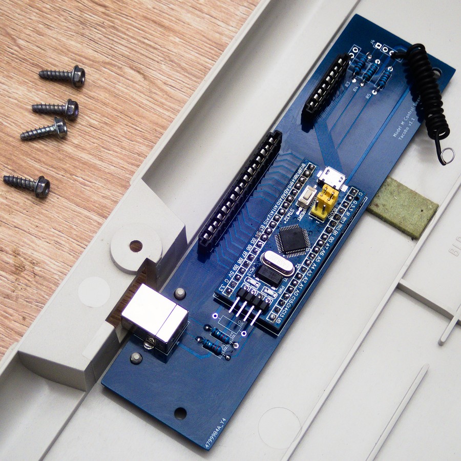 YaCoBo board for the IBM Model M with STM32F103C8T6